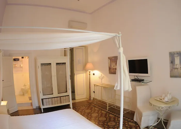 Alojamento de Acomodação e Pequeno-almoço Casa Blanca Rooms&suites 3*