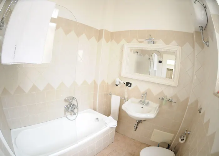 Alojamento de Acomodação e Pequeno-almoço Casa Blanca Rooms&suites