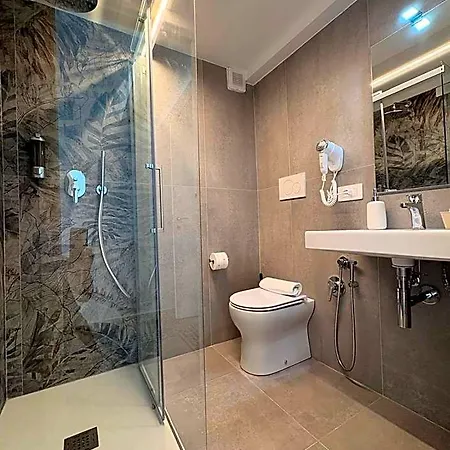 Casa Blanca Rooms&suites 3* 레조디칼라브리아