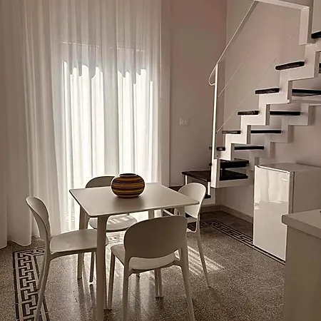 Casa Blanca Rooms&suites 3* 레조디칼라브리아